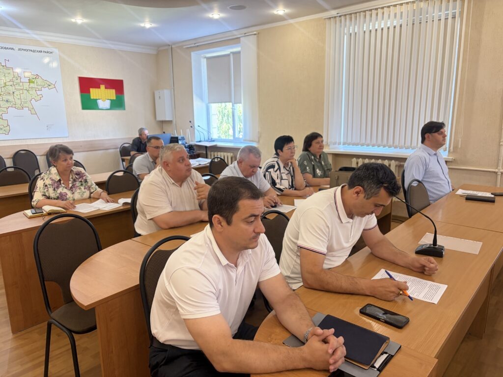     https://www.zernoland.ru/list_item/novosti/v-rayone-obsudili-voprosy-podgotovki-k-otopitelnomu-sezonu Донской Маяк
