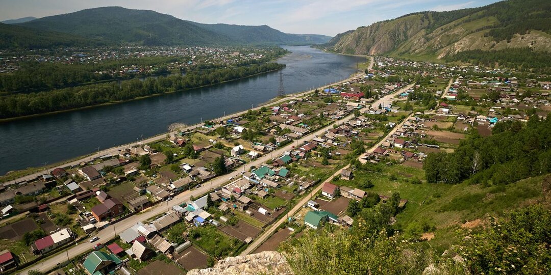 Майнская ГЭС и видовка на гору Хабус