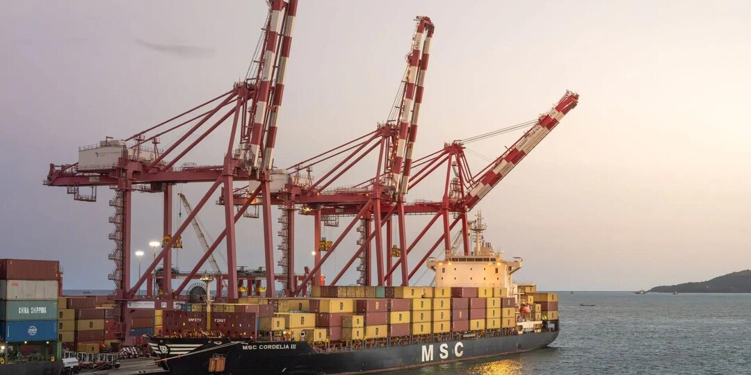 Мировой флот: MSC CORDELIA III. Контейнеровоз построили за 5 месяцев в 2003 году.