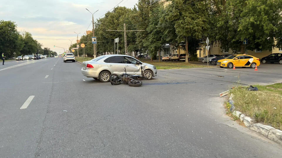     Водитель сбил подростка на кроссовом мотоцикле в Коломне t.me/Подмосковная полиция