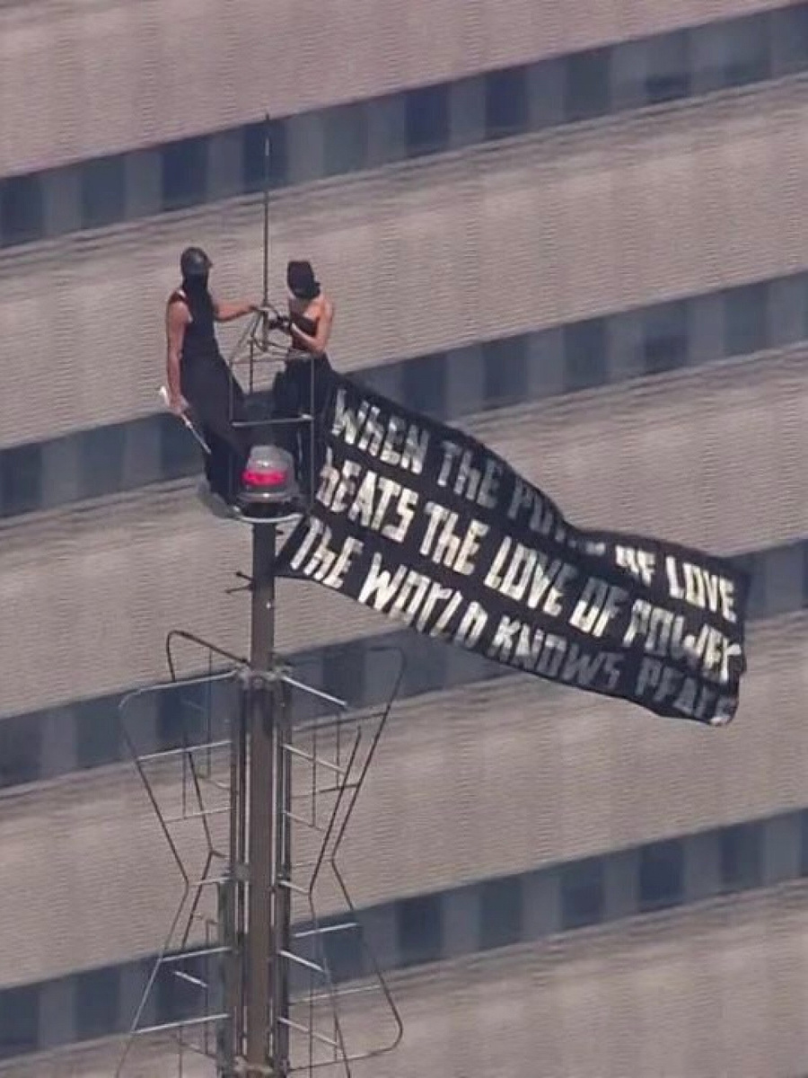 Ангела Николау и Иван Биркуса на Empire State Building