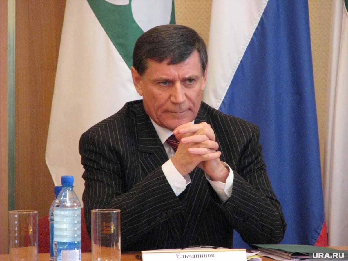    Ельчанинов был мэром Кургана в 1991—2009 годах