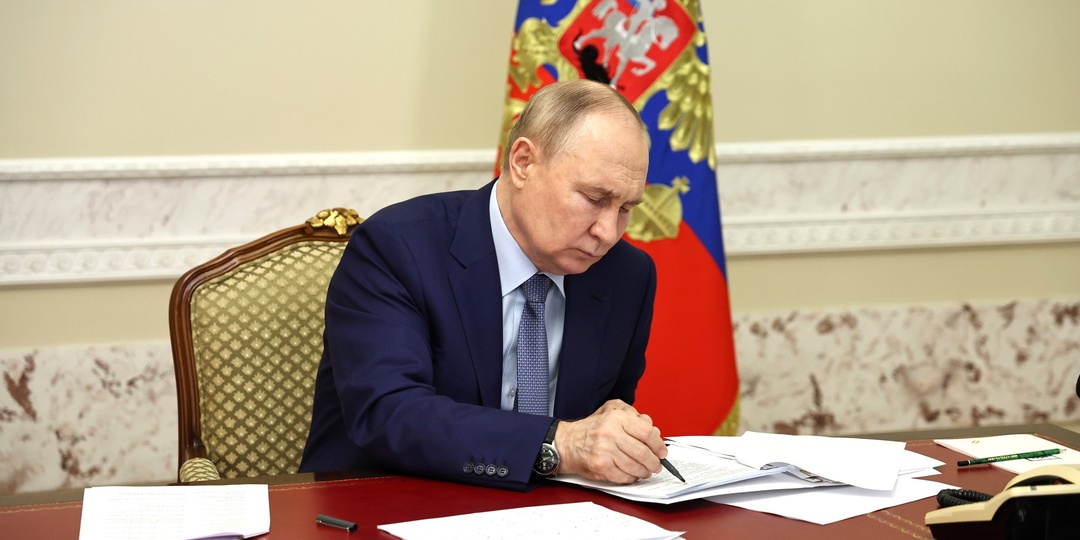 Российские войска уже почти у ворот Киева. Еще три дня! Главнокомандующий дал сигнал на разворот армии