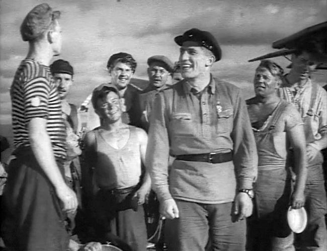 Кадр из фильма «Трактористы» (1939). Скриншот.