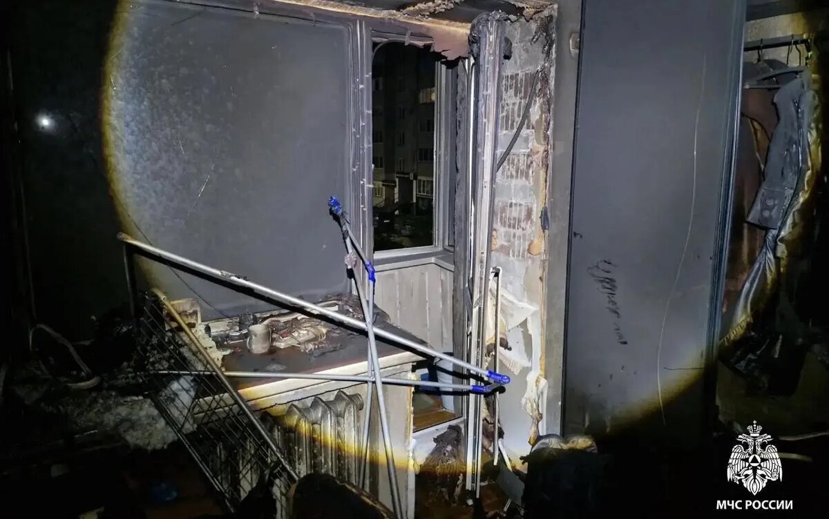    Трех человек спасли из горящей пятиэтажки на ул. Ворошилова в Ижевске