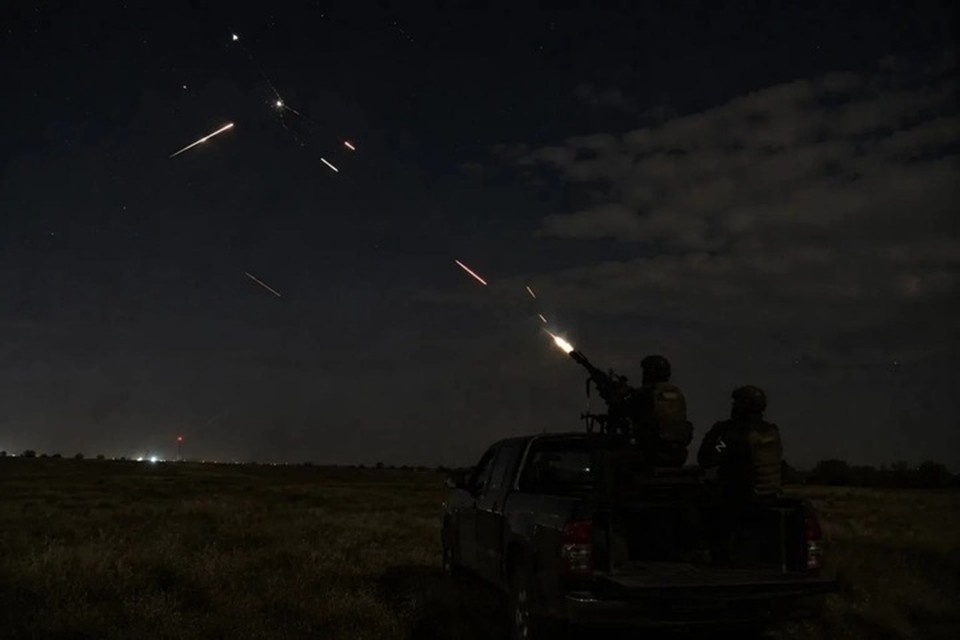    Минувшей ночью, с 2 на 3 июля, над Херсонской областью силы противовоздушной обороны и мобильные огневые группы уничтожили 67 украинских дронов. Фото: ТГ-канал Владимира Сальдо
