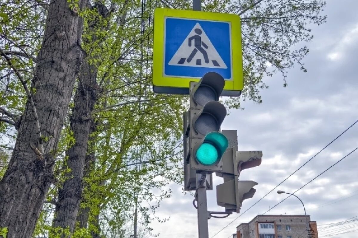    Регулировщики вышли на перекрёстки Белгорода после отключения светофоров