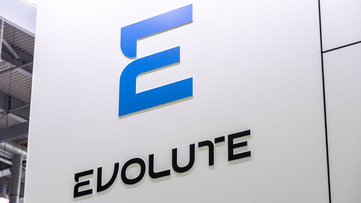    Логотип Evolute. Фото Константин Завьялов / «Автоновости дня» с международной промышленной выставки «Иннопром»
