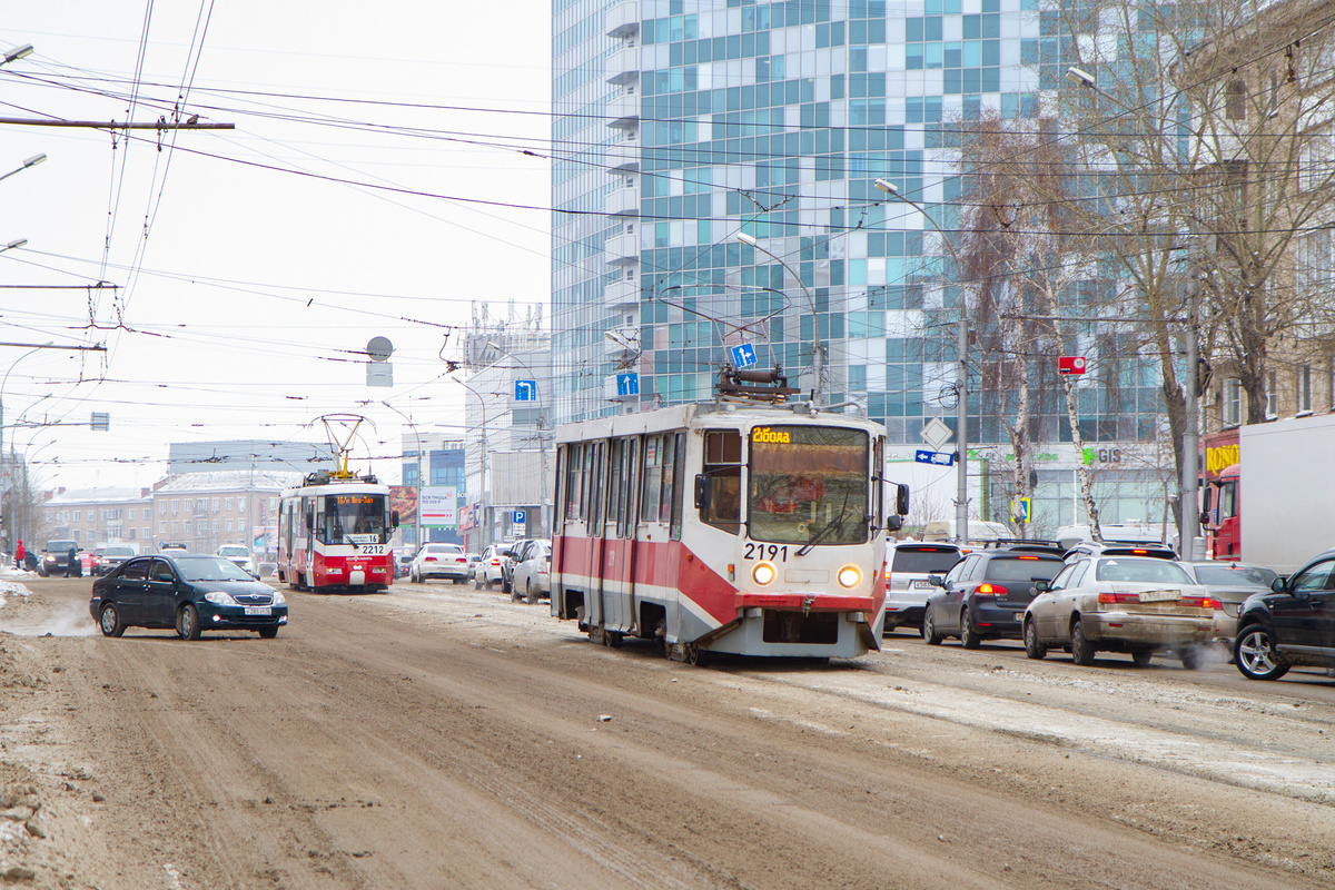 71-608КМ в Новосибирске на улице Сибиряков-гвардейцев, 06.02.2021.