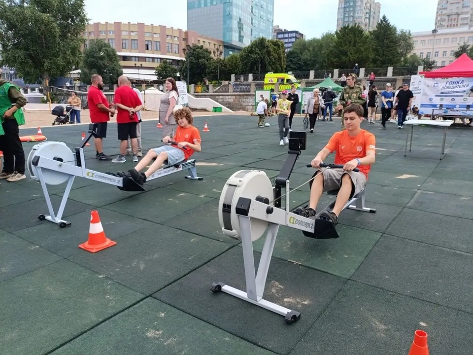    Спортсмены соревновались в гребле на Ял-6 и лазертаге Фото: минспорта Самарской области