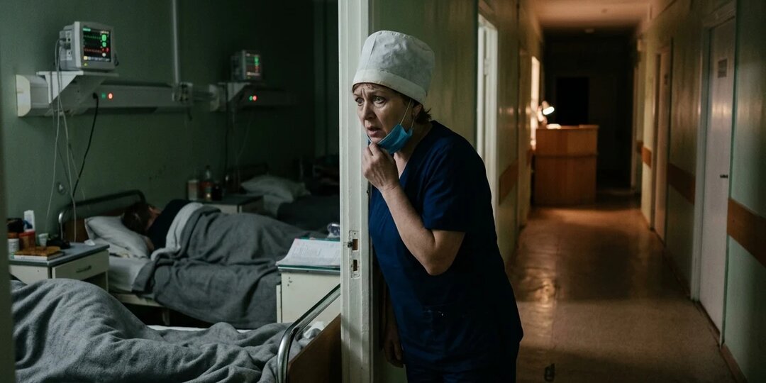 Ночная медсестра в Томске видит больного, лежащего на двух кроватях одновременно, в разных палатах