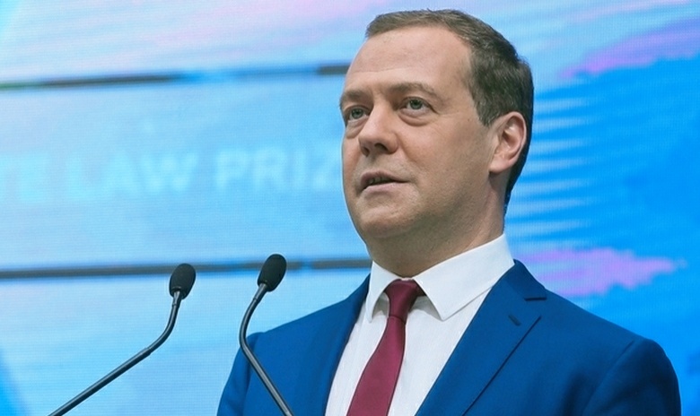 Европейцы не  найдут правды о русских в СМИ: дайте слово тому же Д.Медведеву и узнаете, что думают в РФ
