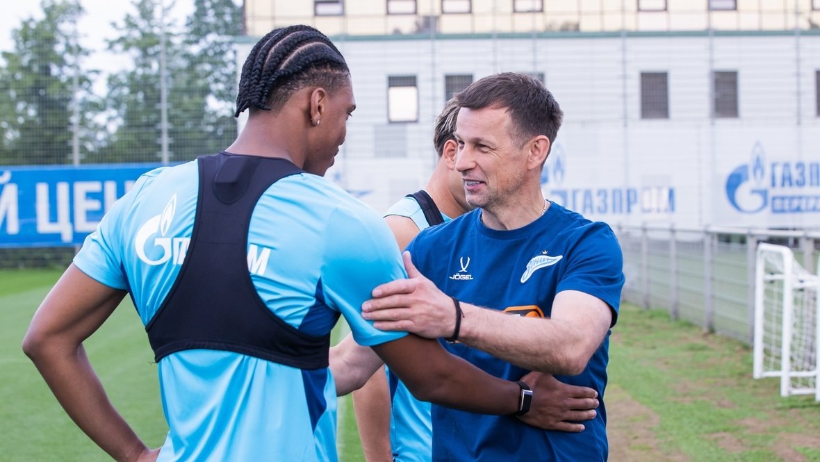    Фелипе Аугусто и Сергей Семак. ФК «Зенит»