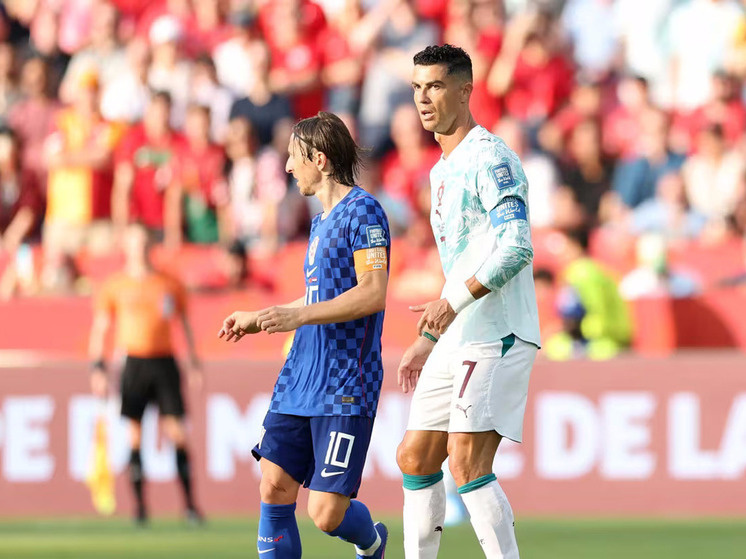     Лука Модрич и Криштиану Роналду. Фото: официальный сайт FIFA