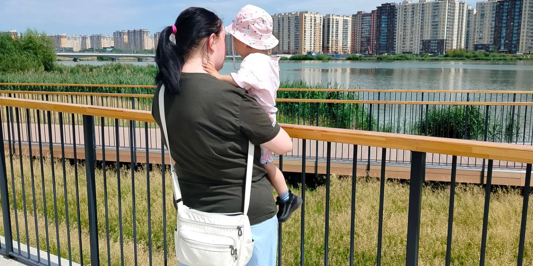 Я боялась, что дочка будет сиротой как и я: история Кати, которая не отказалась от ребёнка