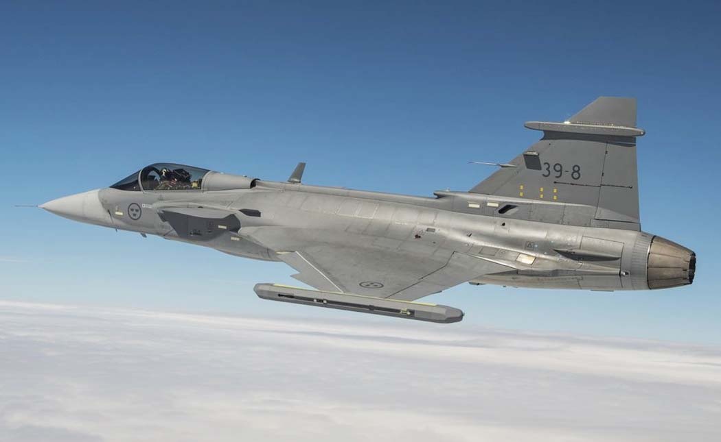 Gripen для Украины: двухэтапная сделка на $2,5 млрд — 16 новых «E» и до 16 подержанных «C/D». Фото: SAAB