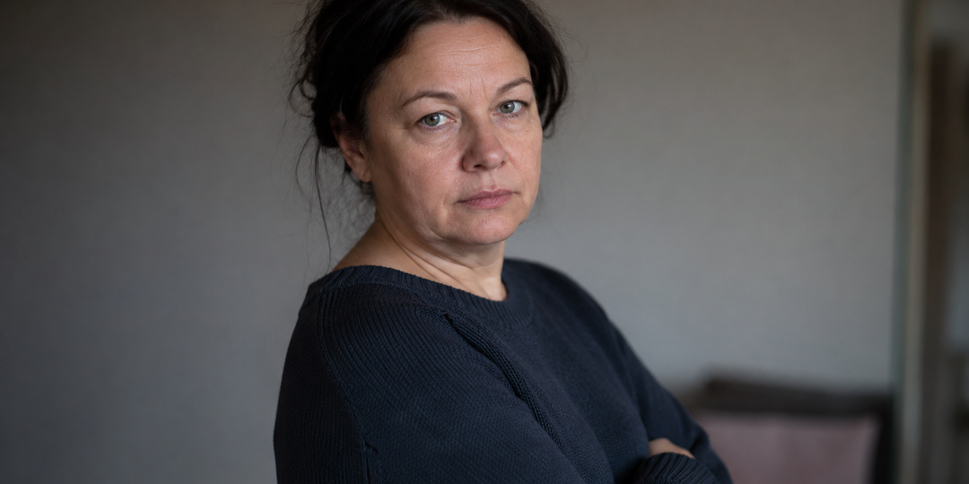 Подруга сделала пластику в сорок восемь. Все осуждали. Я молчала — и понимала зачем