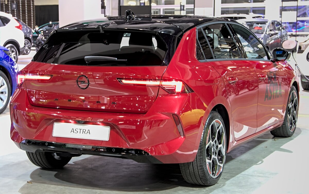    Opel Astra L