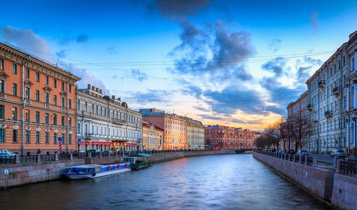 Обложка © Shutterstock / FOTODOM / Christophe Faugere