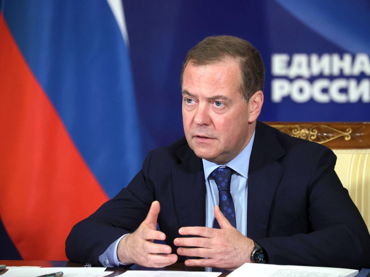    Председатель партии "Единая Россия" Дмитрий Медведев провел встречу с кандидатами на должности секретарей региональных отделений© РИА Новости . Екатерина Штукина