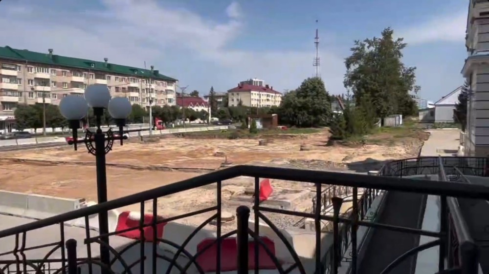    Работы в сквере начали в рамках обновления площади трёх вокзалов в Чебоксарах