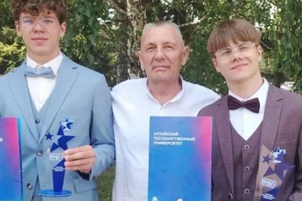«Два сапога — пара, два стобалльника — редкость»: братья из алтайской глубинки размазали по стенке всю московскую элиту