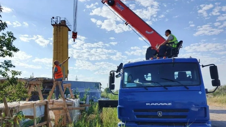 Пиломатериалы и стекло передали херсонцам, пострадавшим от атак дронов