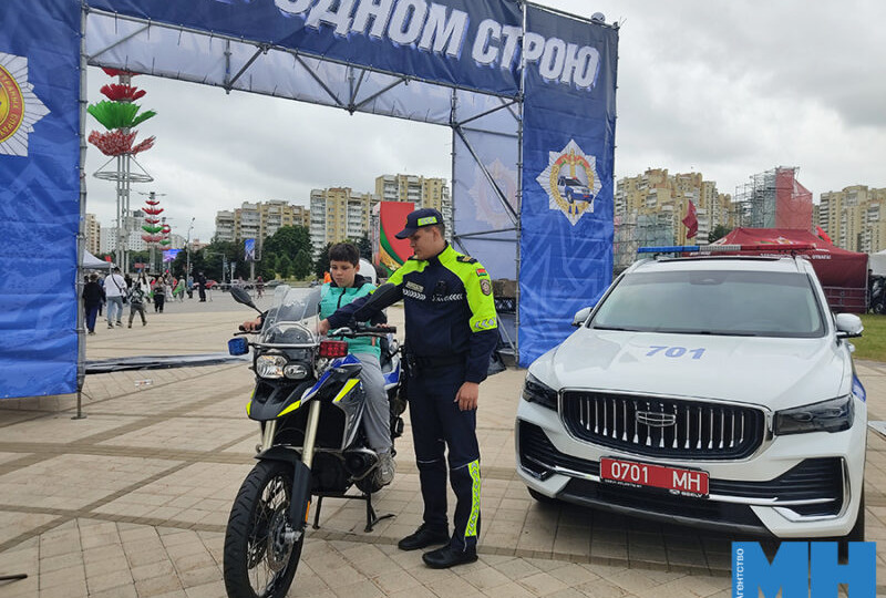 Гонки, тачки, трюки… В Минске с размахом отмечают День образования ГАИ