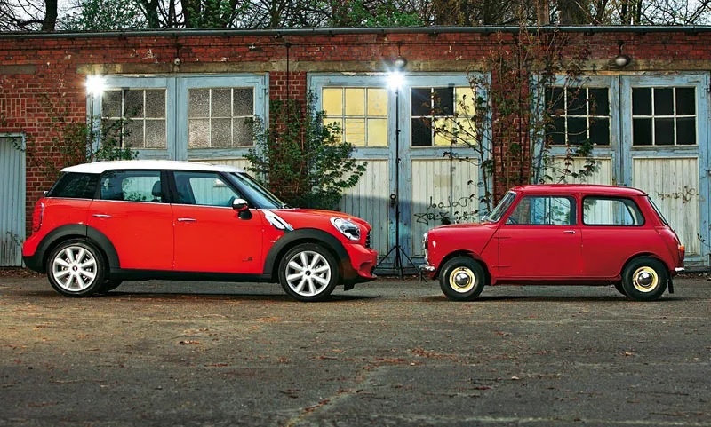Два автомобиля Mini. Фото сайта auto.cz