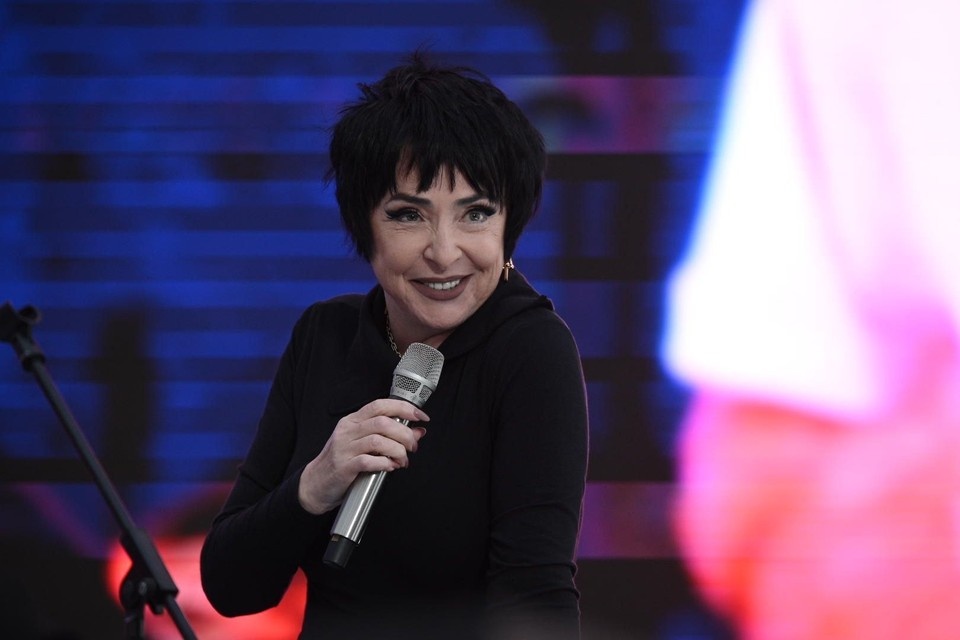    Лолита призналась, что давно в завязке после общения с эндокринологом. Алексей БУЛАТОВ