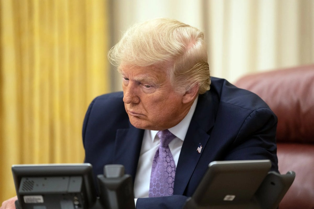     Дональд Трамп и Владимир Путин по телефону обсудили действия ВС РФ на СВО