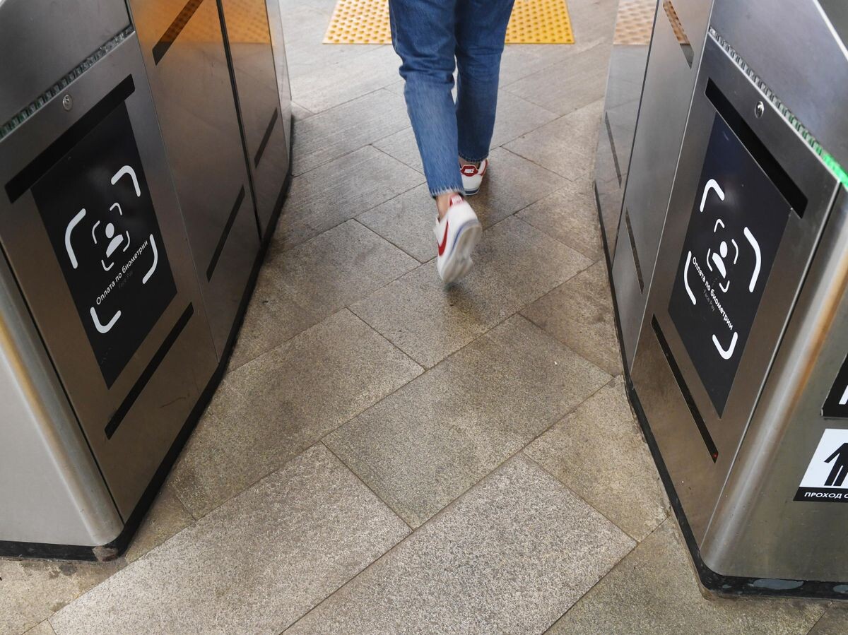    Турникет с новой системой для оплаты проезда по биометрии Face Pay на станции "Кутузовская" Московского центрального кольца | © РИА Новости / Кирилл Каллиников