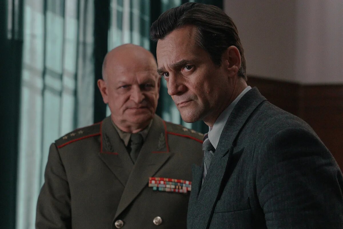 Кадр из сериала Затмение (2026)