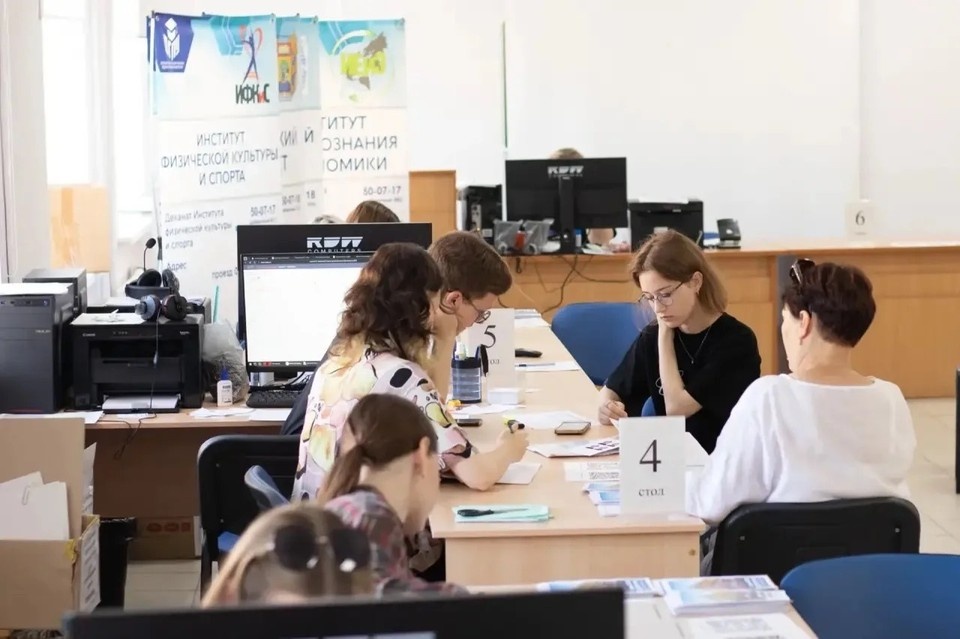    В регионе отметили высокий уровень подготовки школьников. Фото: правительство Оренбуржья