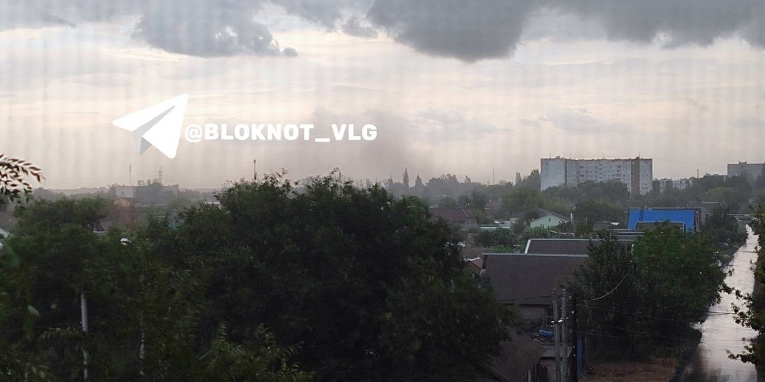 Улицы моментально залило во время дождя в Волгограде