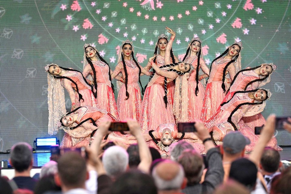    В Москве на ВДНХ прошел фестиваль «Дружба народов», посвященный многообразию культур народов России. Михаил ФРОЛОВ
