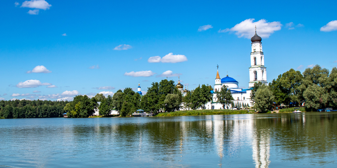 Местечко Раифа – монастырь в живописном уголке Татарстана.