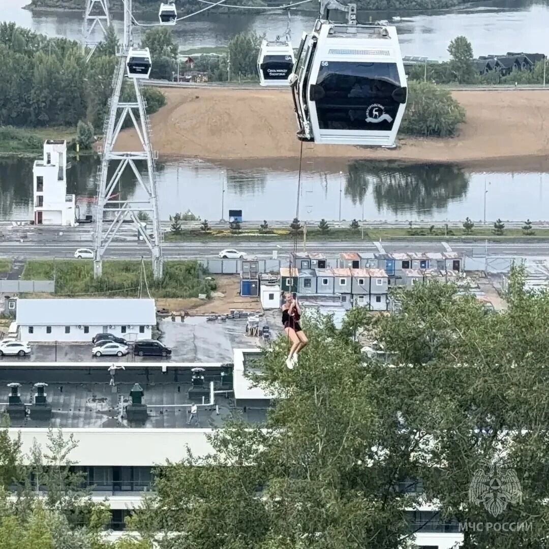    Кадры с места ЧП на канатной дороге в Нижнем Новгороде   Пресс-служба ГУ МЧС по Нижегородской области