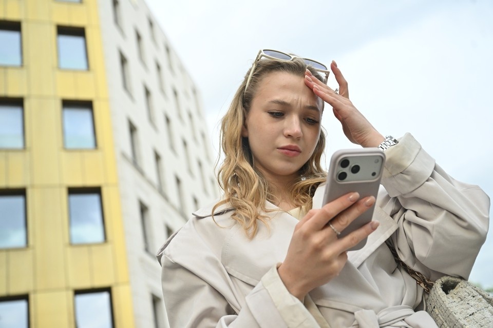    Горожане могут подключиться к бесплатным точкам городского Wi-Fi. Евгения ГУСЕВА
