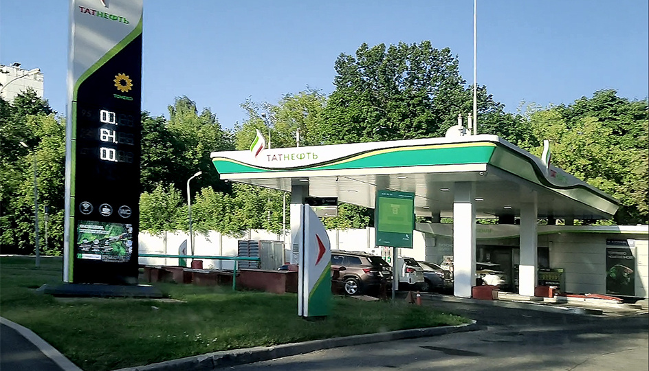 Как одно сообщение помогло мне заправить две машины без очереди