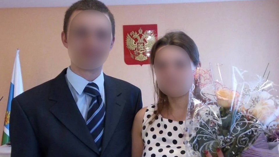 Экс-полицейского и его жену, насиловавших дочерей, отправили за решетку: приговор шокировал семью