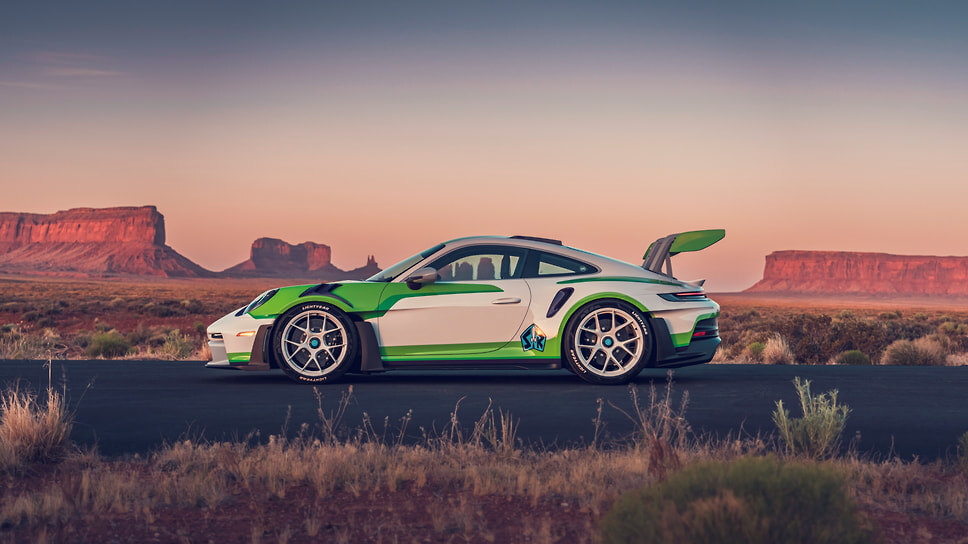 Porsche 911 GT3 RS inspired by Buzz Lightyear.📷Фото: Porsche