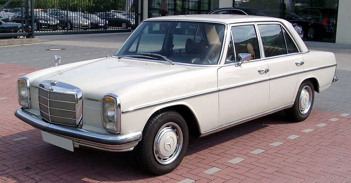 Mercedes W115.