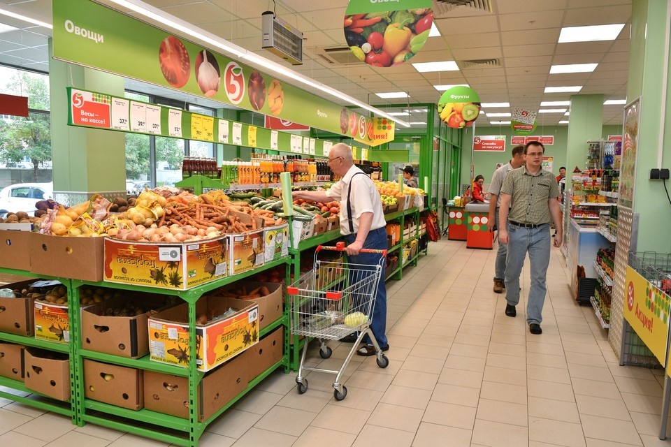   X5 приостановила продажи продукции Великолукского мясокомбината Михаил ФРОЛОВ