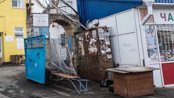    Уличная торговля в Ростовской области подразумевает борьбу со стихийно вырастающими ларьками   1MI