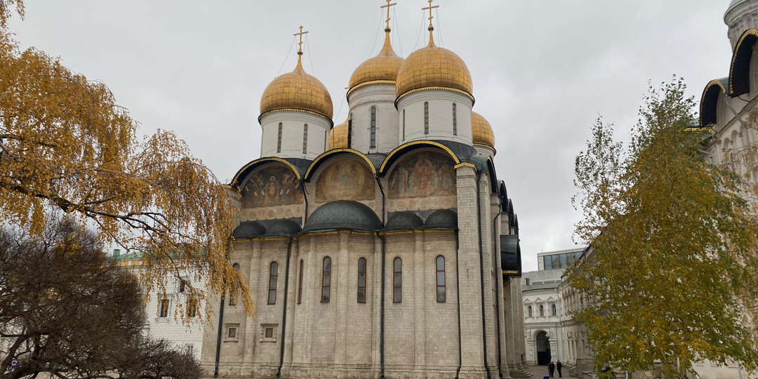 Московский Кремль. Успенский собор, коронация, царское место и французы