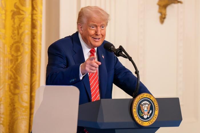 Дональд Трамп. Обложка © Shutterstock / FOTODOM / Joey Sussman
