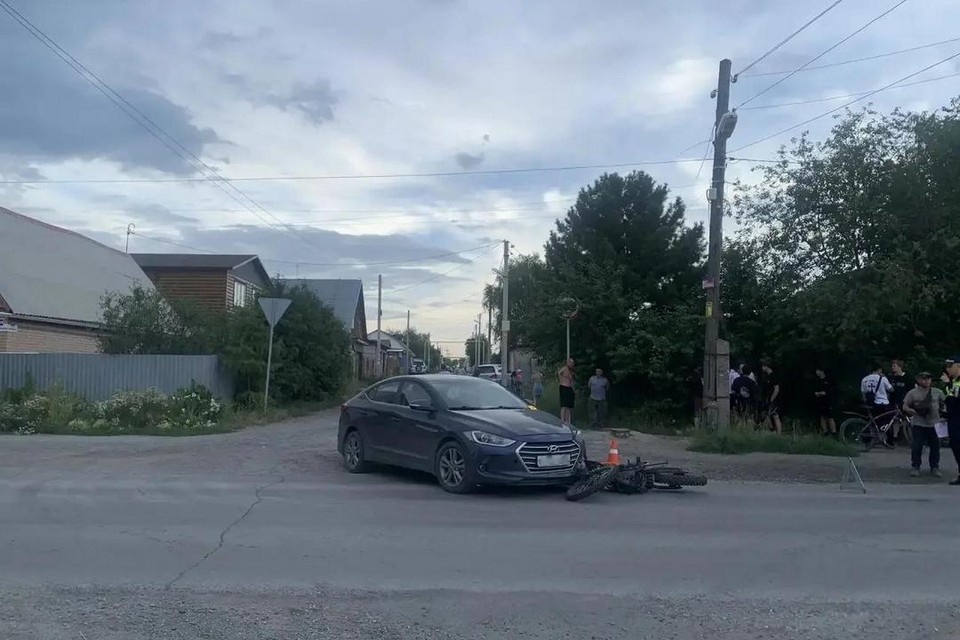    В Новосибирске автомобиль сбил подростка на питбайке. Фото: ГАИ Новосибирска