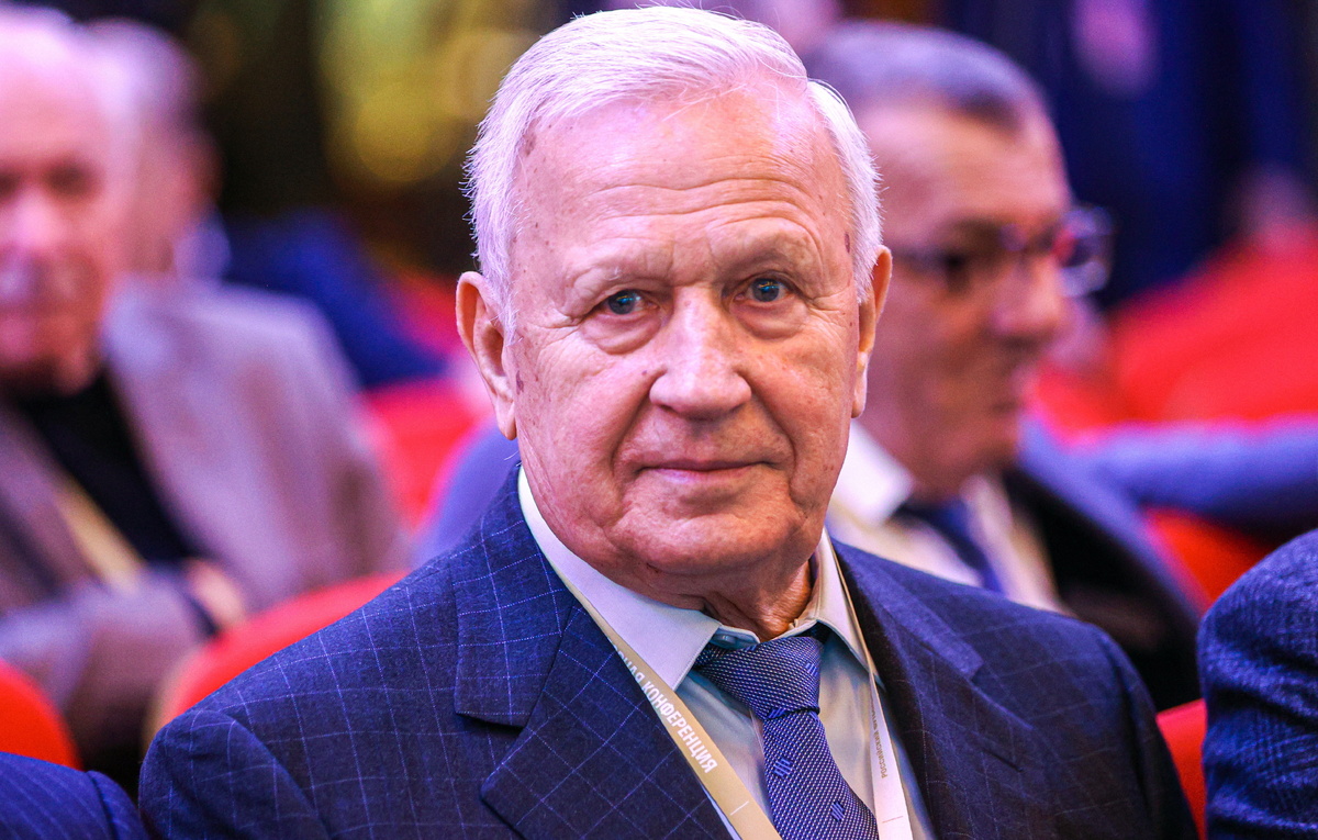    Почетный президент Российского футбольного союза Вячеслав Колосков  Валерия Калугина/ТАСС