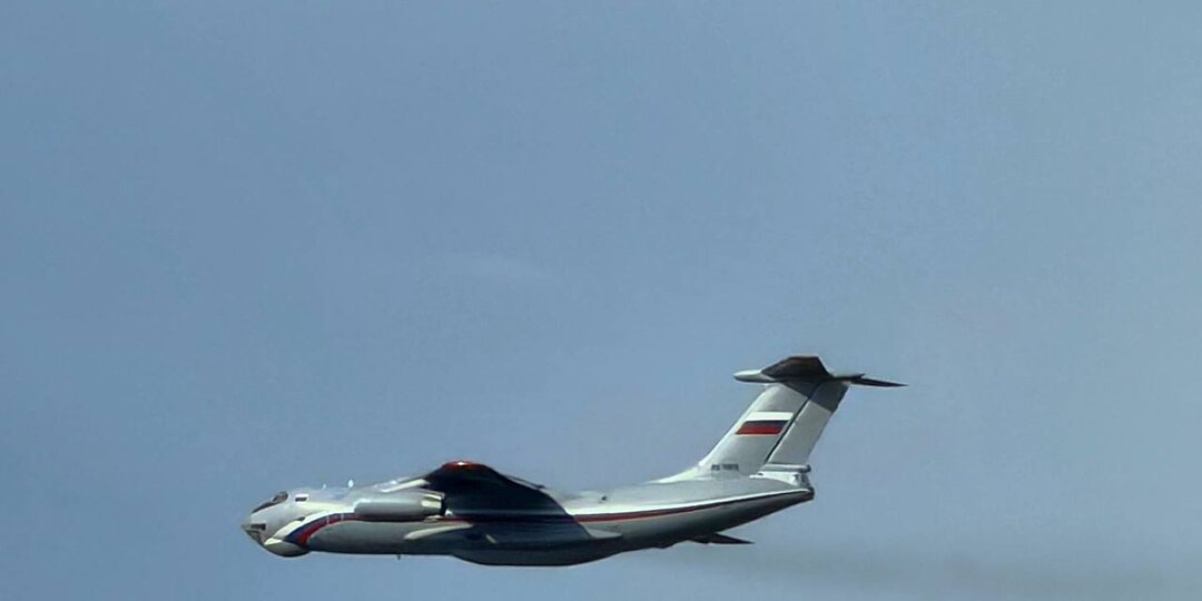 Сегодня наблюдал, как с одного из московских аэропортов друг за другом взлетали советские старички Ту-154